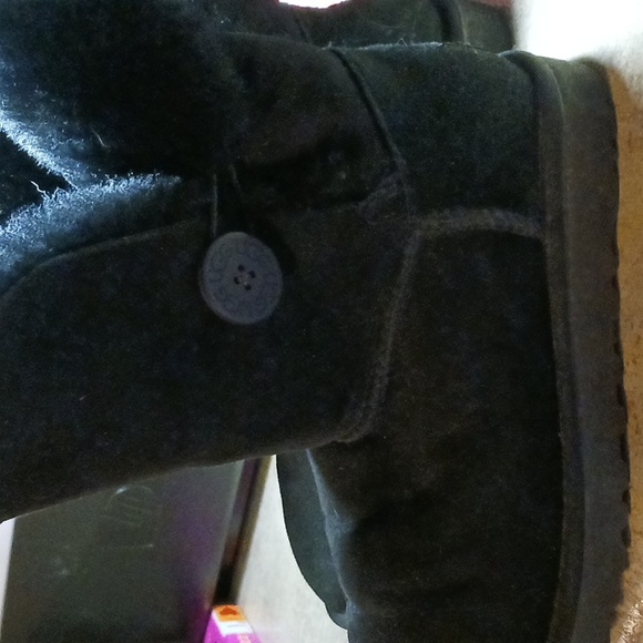 Ugg w Bailey button #5803 black size 8 - Picture 5 of 7